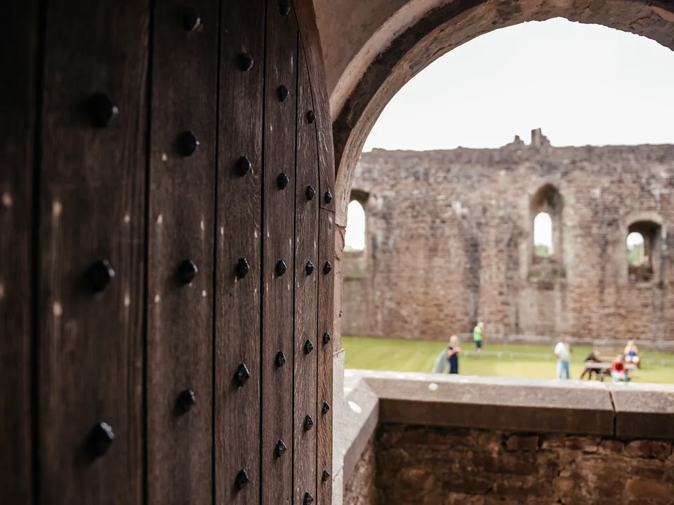 Doune Castle great hall — Castle Leoch interior Outlander filming location