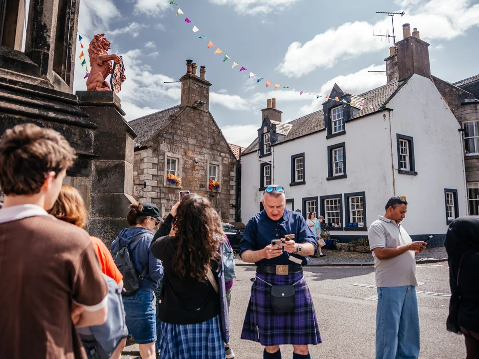 Falkland village — Inverness street scenes in Outlander