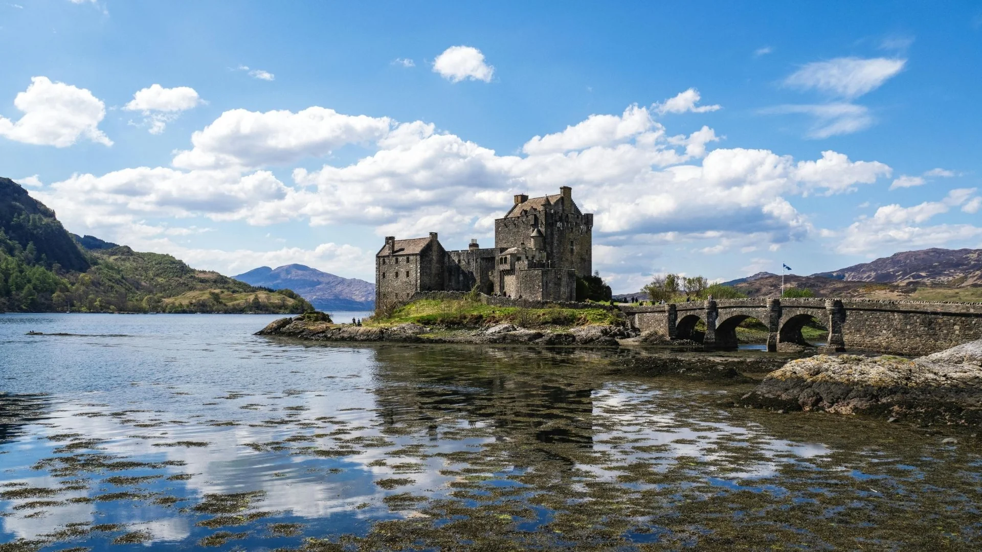 Eilean Donan Castle guide article card image